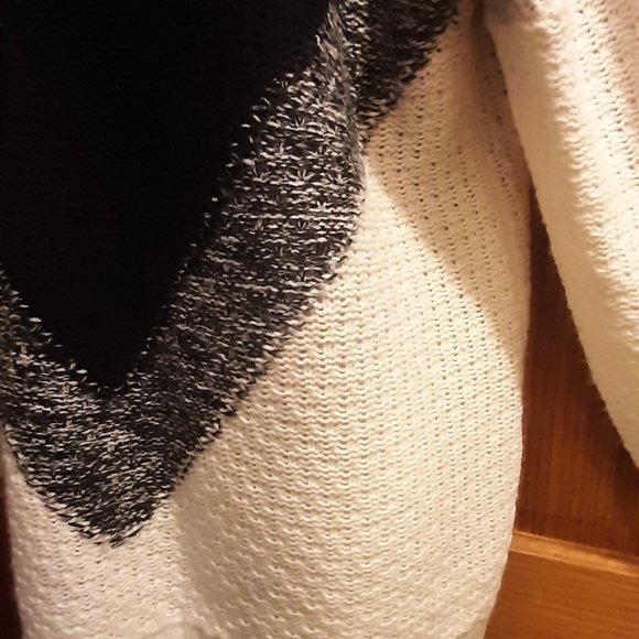 Long knit sweater - Picture 6 of 6